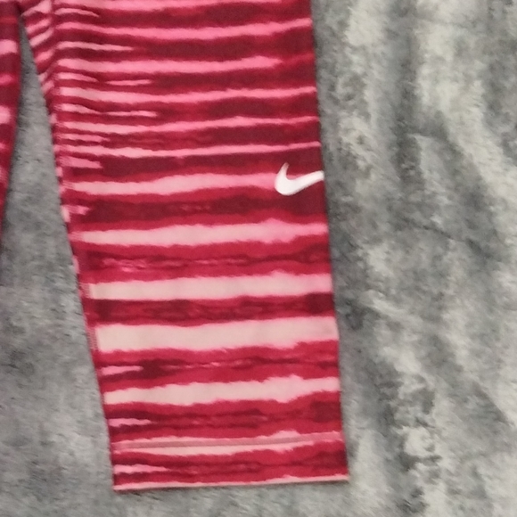 Nike Pro - Picture 2 of 4